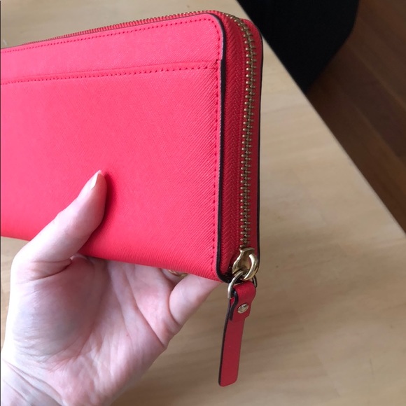 Kate Spade Coral Wallet - Picture 3 of 3